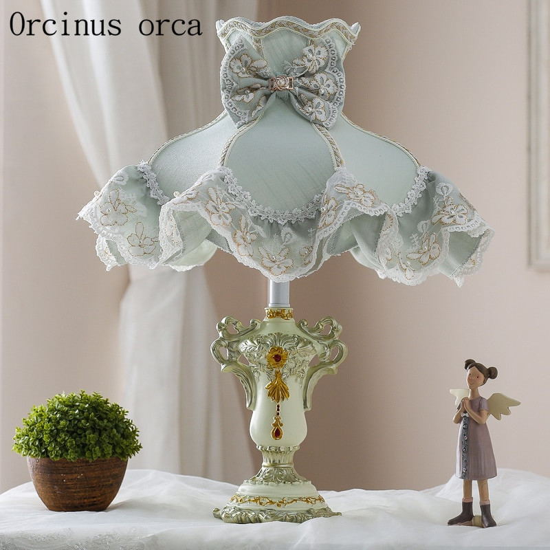 Girls Bedroom Lamp
 Korean small fresh garden cloth table lamp Princess Room