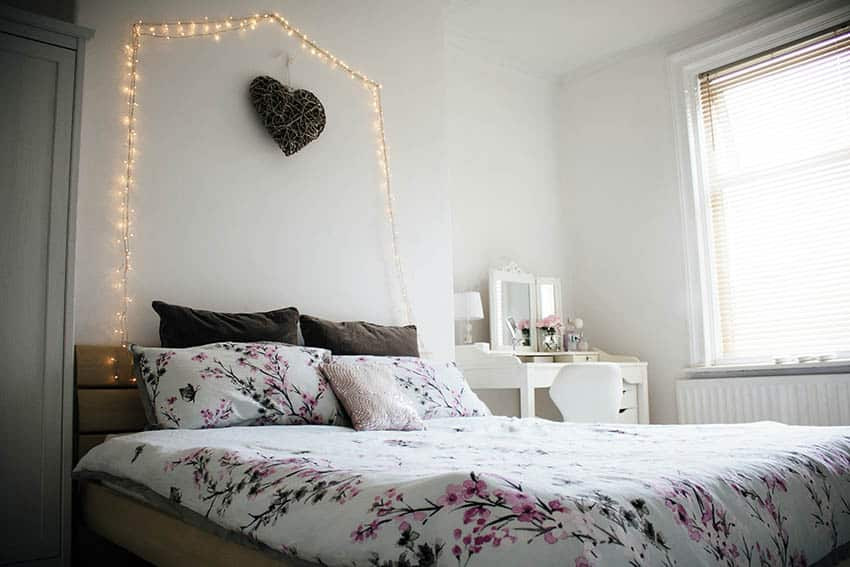 Girls Bedroom Lights
 Cheap Ways to Decorate a Teenage Girl’s Bedroom