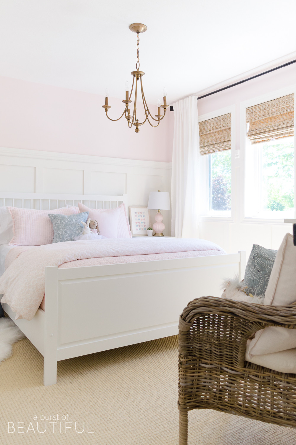 Girls White Bedroom
 Sweet Pink and White Little Girl s Bedroom