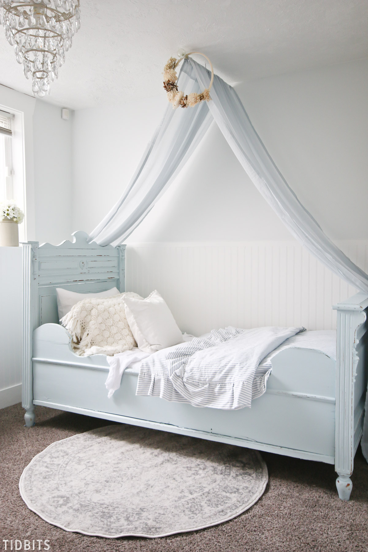 Girls White Bedroom
 Blue and White Girls Bedroom Makeover Tidbits