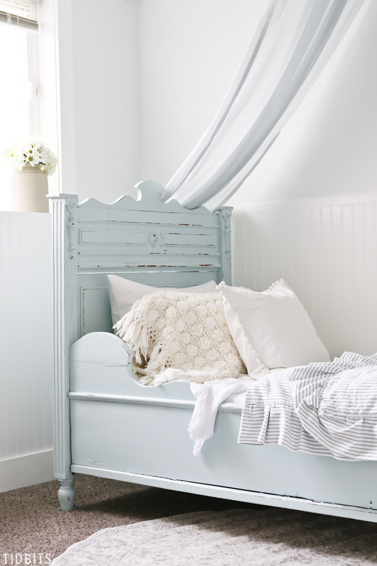 Girls White Bedroom
 Blue and White Girls Bedroom Makeover Tidbits