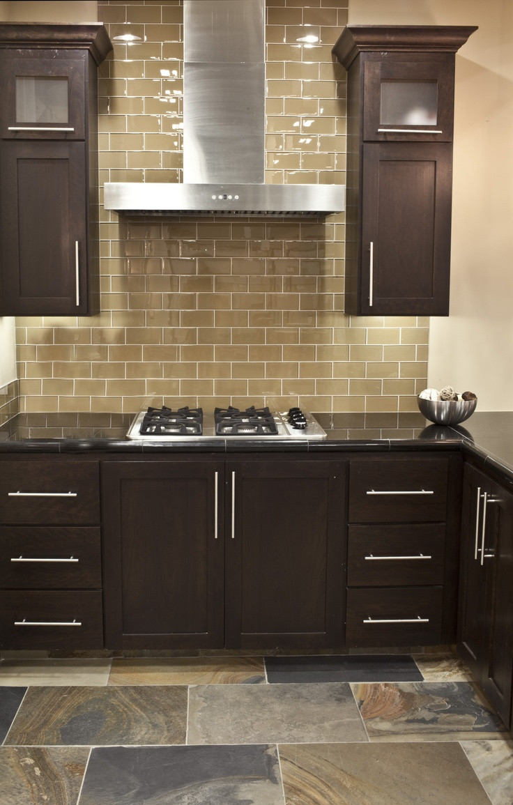 Glass Kitchen Backsplash
 Benefits Using Subway Tile Backsplash