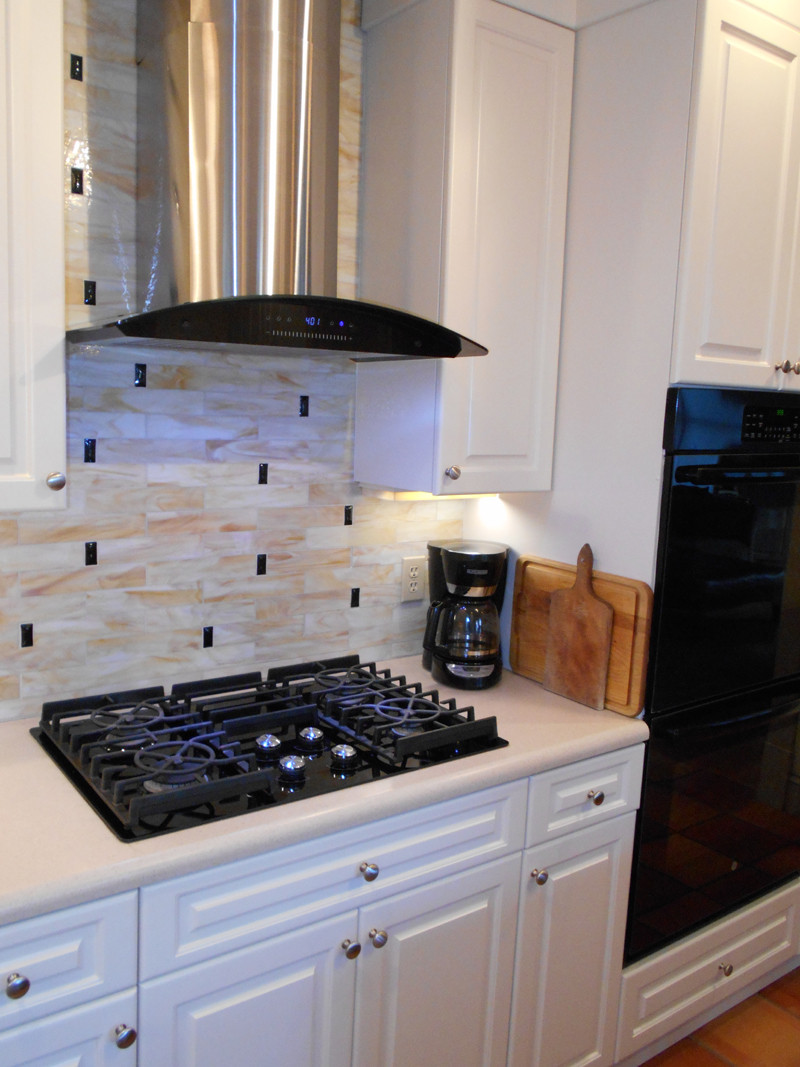 Glass Kitchen Backsplash
 Stained Glass Tile Backsplash