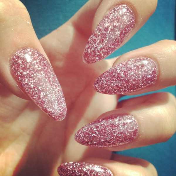 Glitter Almond Nails
 Beautiful Art for Your Almond Shaped Nails Be Modish