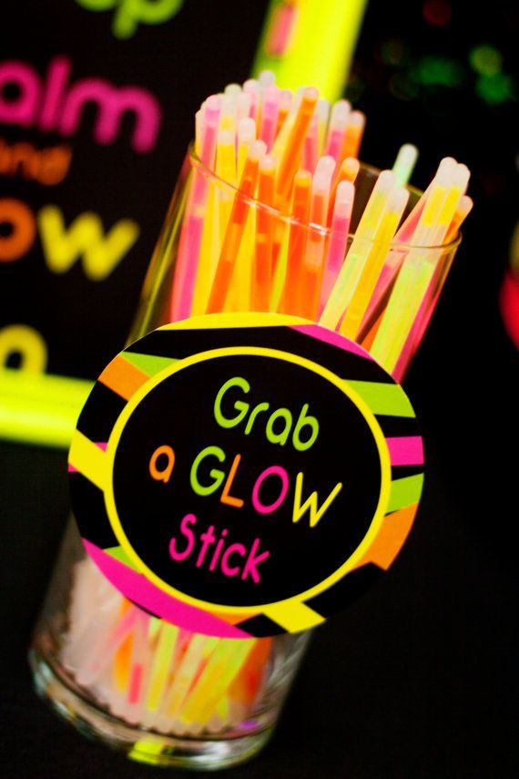 Glow Stick Birthday Party Ideas
 21 Awesome Neon Glow In the Dark Party Ideas