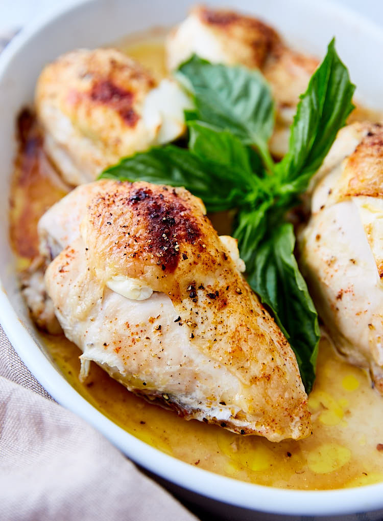 Good Baked Chicken Breast Recipe
 3 Ingre nt Baked Chicken Breast with Goat Cheese and