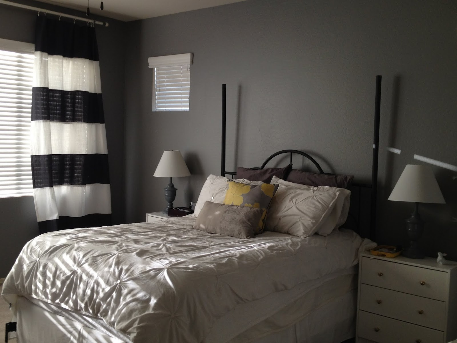 Gray Bedroom Paint
 Elegant Gray Paint Colors for Bedrooms – HomesFeed