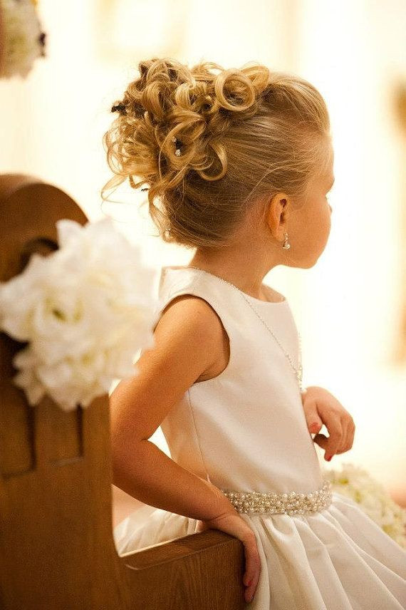 Hairstyles For Little Girls For Wedding
 38 Super Cute Little Girl Hairstyles for Wedding