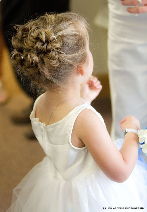 Hairstyles For Little Girls For Wedding
 38 Super Cute Little Girl Hairstyles for Wedding