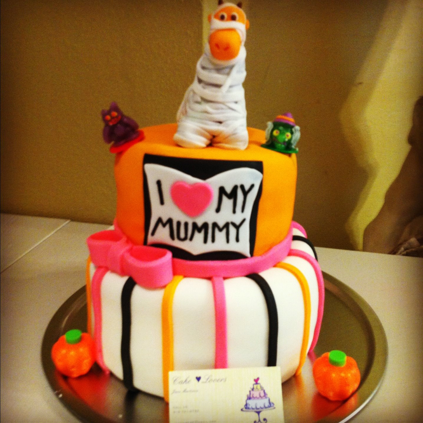 Halloween Baby Shower Cakes
 Halloween Baby Shower – 9 Things You Need to Have