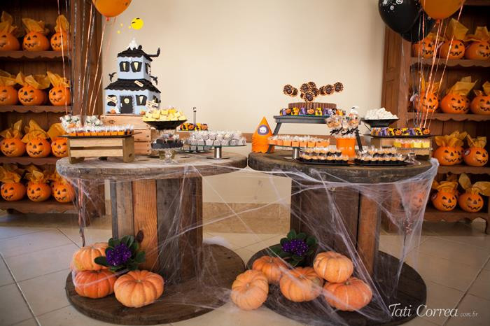 Halloween Bday Party Ideas
 Kara s Party Ideas Halloween Birthday Party with Lots of