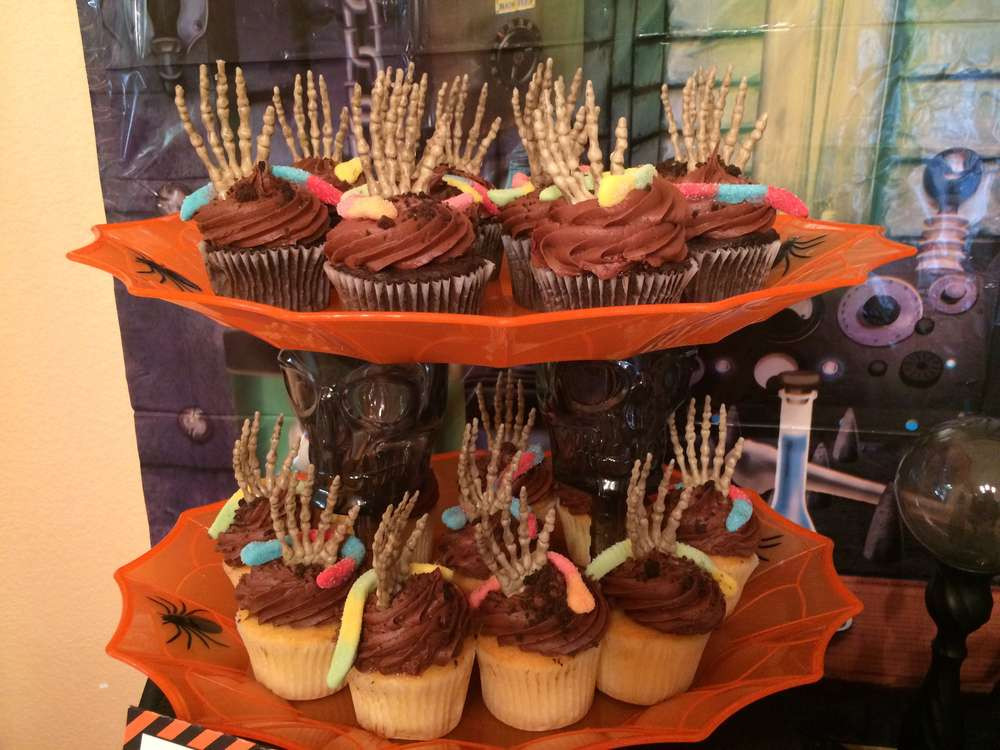 Halloween Bunco Party Ideas
 Spooky Bunco Party Ideas 3 of 37