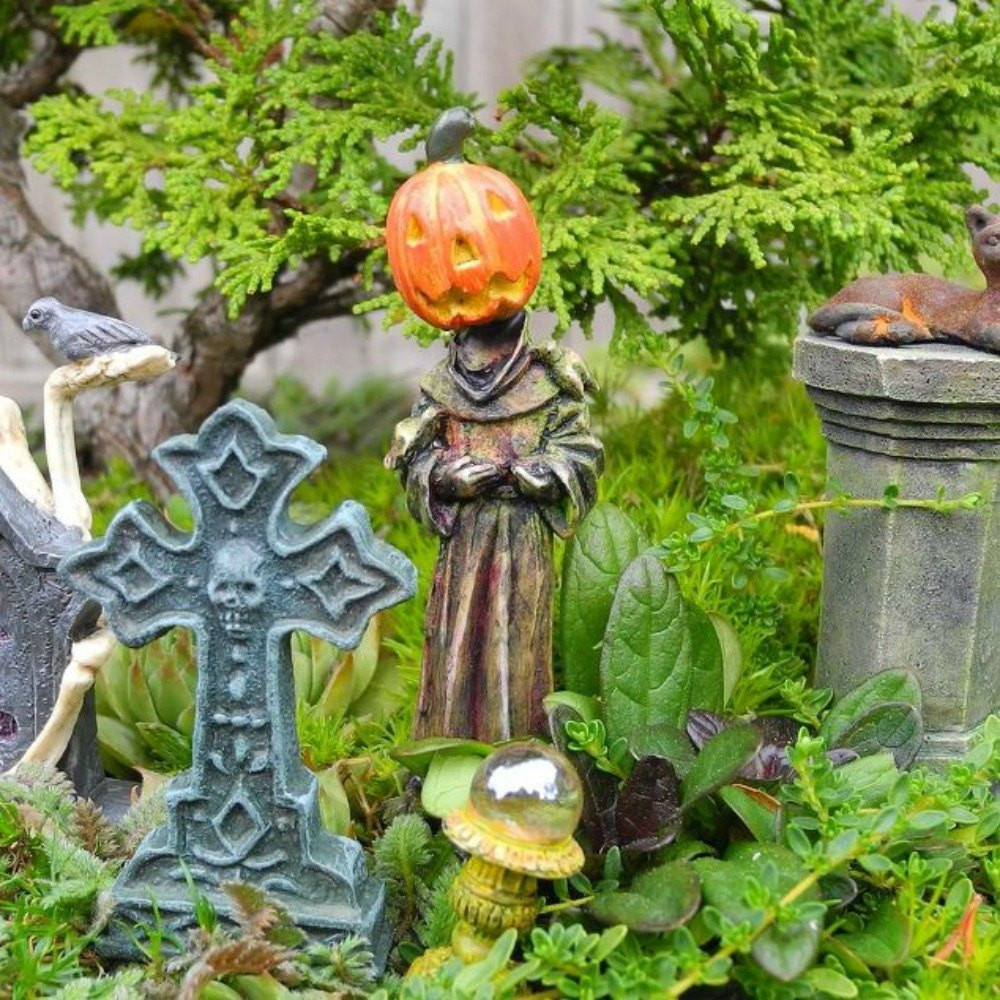 Halloween Fairy Garden
 Make Your Neighbors Giggle With These 9 Halloween Fairy