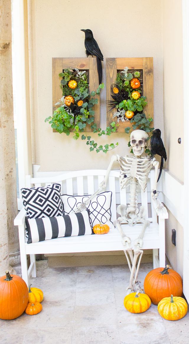 Halloween Front Porch
 5 Steps to a Spooky Halloween Front Porch