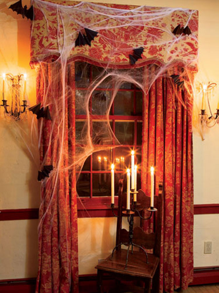 Halloween Indoor Decoration Ideas
 Halloween Window Decorations Ideas to Spook up Your Neighbors