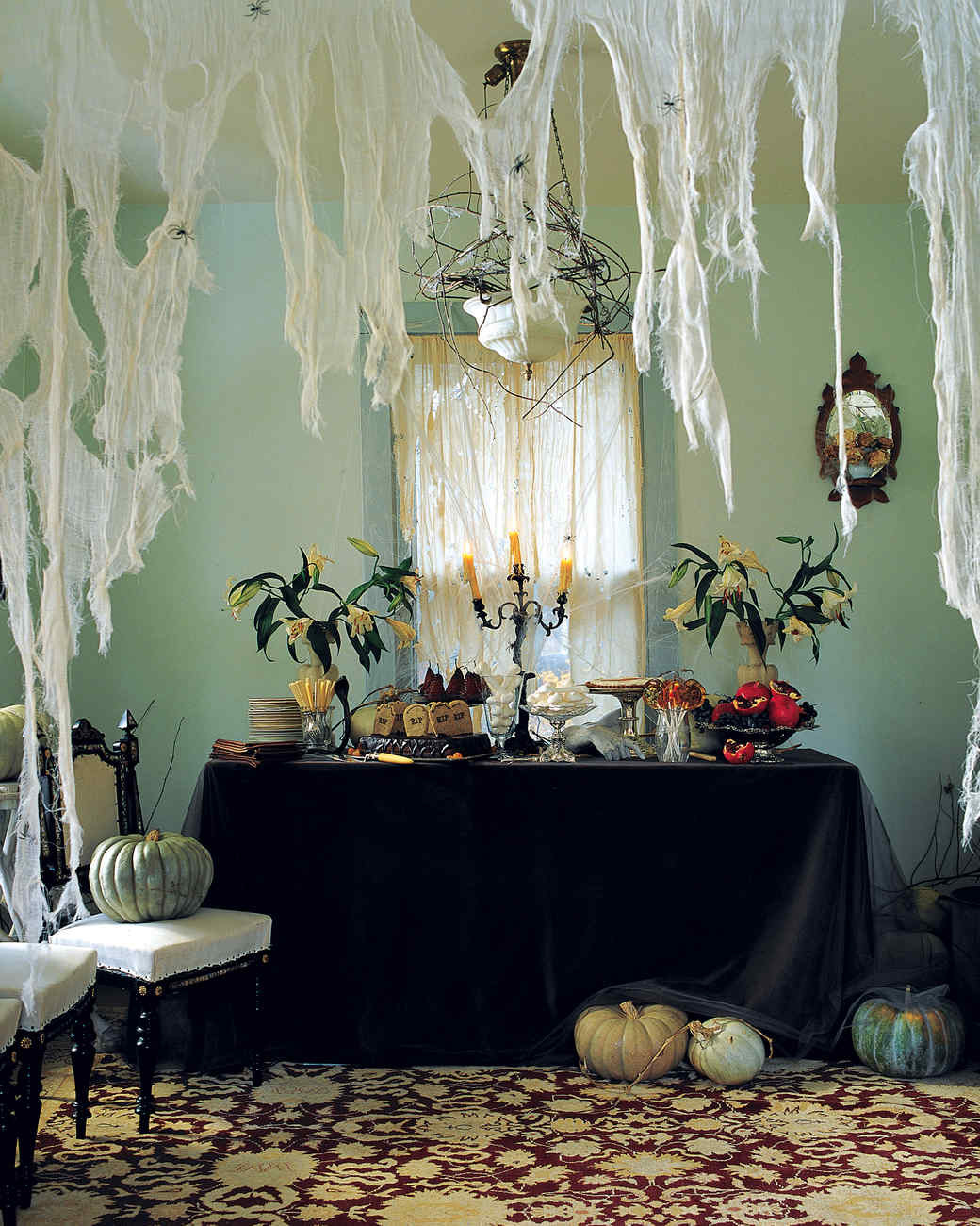 Halloween Indoor Decoration Ideas
 Indoor Halloween Decorations