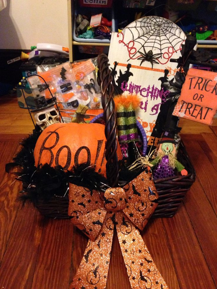 Halloween Party Gift Ideas
 Best 25 Halloween t baskets ideas on Pinterest