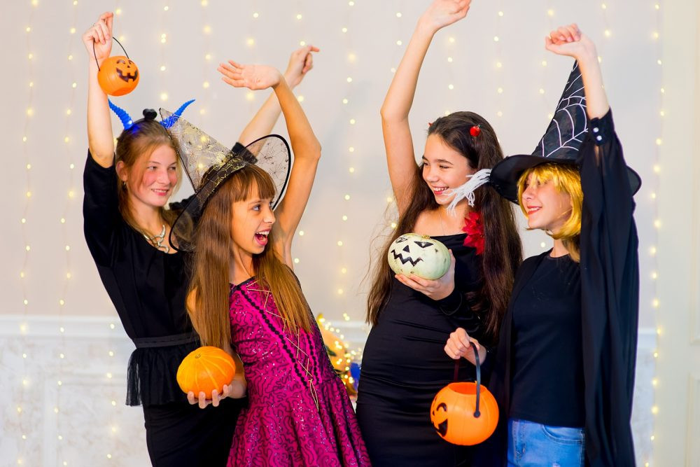 Halloween Party Ideas For Adults And Kids
 30 Halloween Party Ideas for Adults Teenagers & Kids