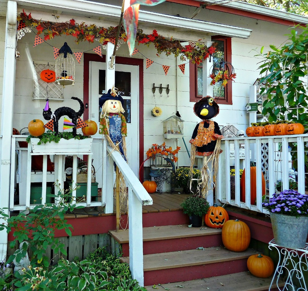 Halloween Porch Decorations
 Cute Halloween Front Porch Decorations to Greet Your Guests