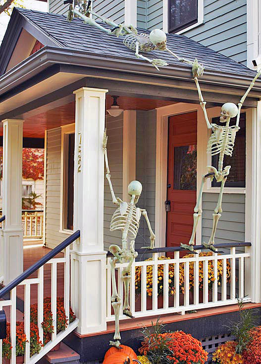 Halloween Porch Decorations
 Halloween porch decorating ideas you can actually do
