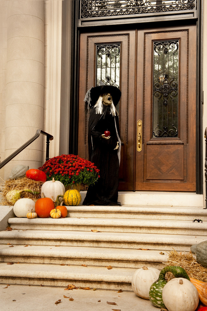 Halloween Porch Decorations
 70 Cute And Cozy Fall And Halloween Porch Décor Ideas