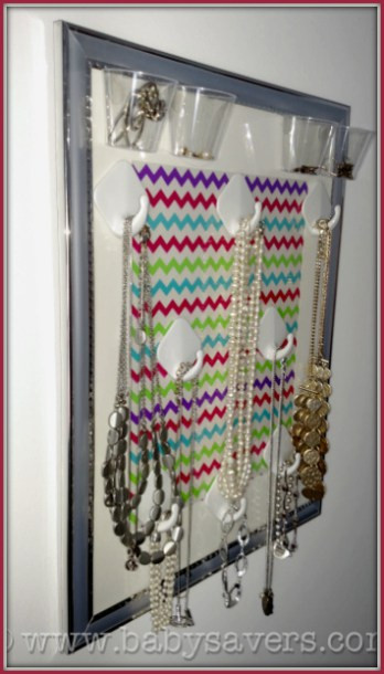 Hanging Jewelry Organizer DIY
 How to Make a DIY hanging jewelry organizer for under $10
