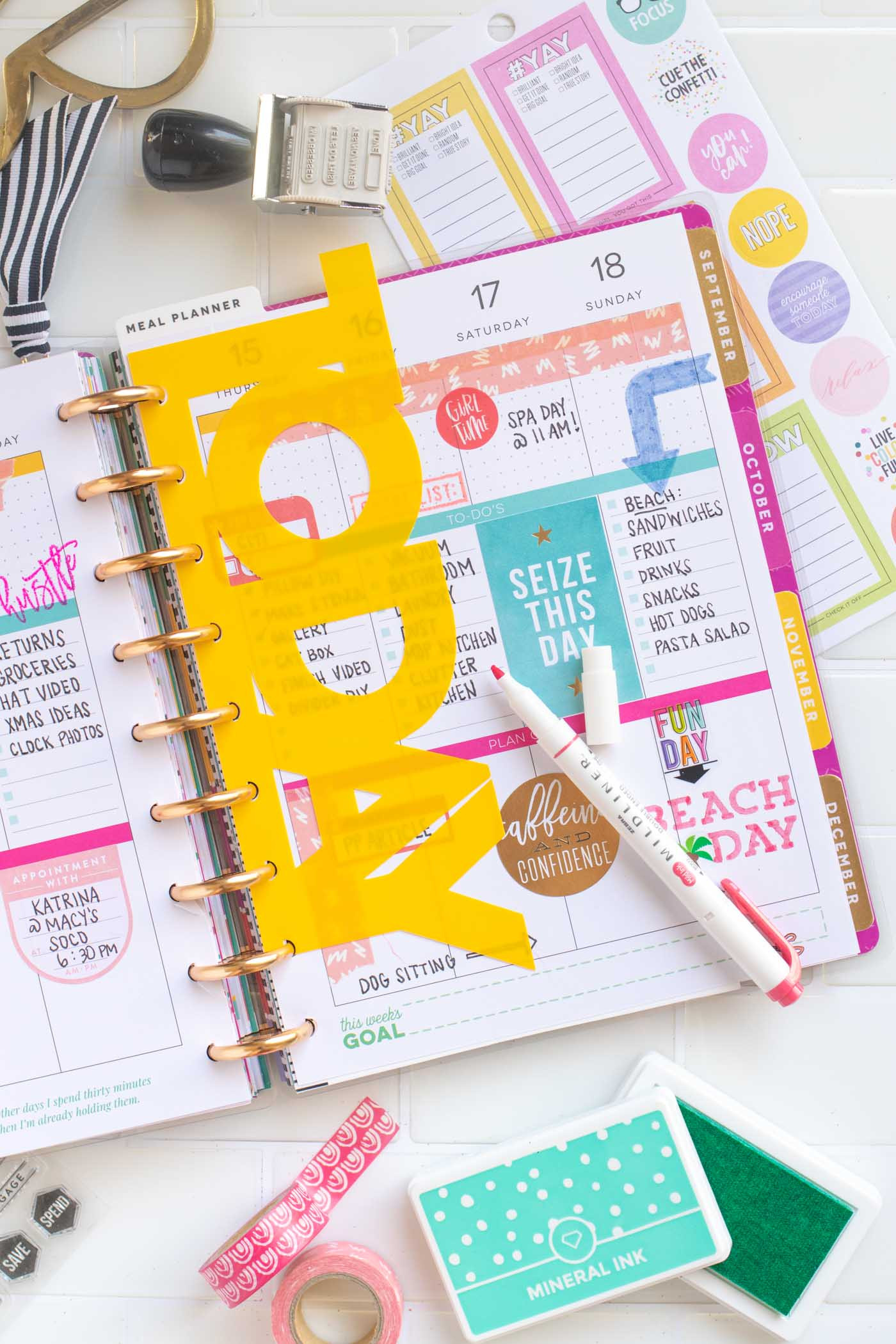 Happy Planner DIY
 Make a DIY Happy Planner Divider from a Plastic Folder