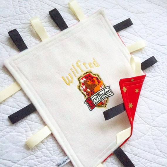 Harry Potter Baby Gifts
 16 Harry Potter Baby Gifts To Adorably Nerd Up Your