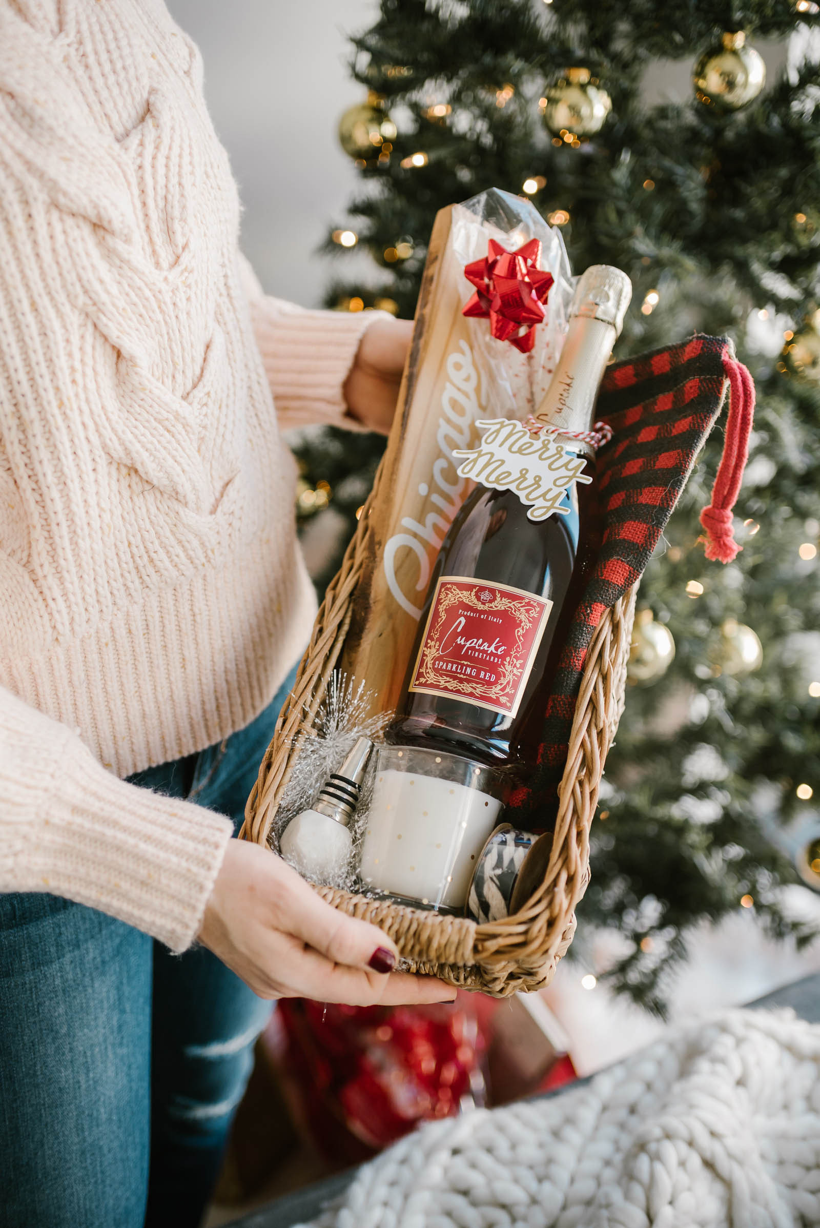 Holiday Gift Basket Ideas
 Last Minute Holiday Idea Easy Homemade Gift Baskets