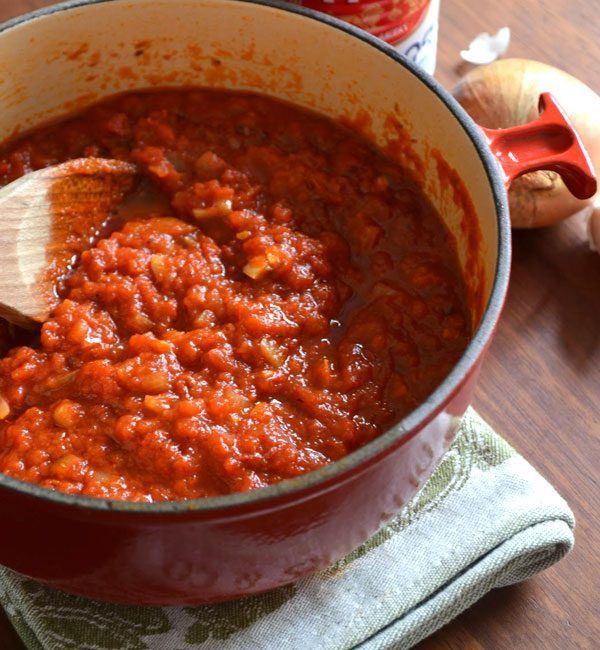 Homemade Tomato Sauce Recipe
 Easy Homemade Tomato Sauce — Eatwell101