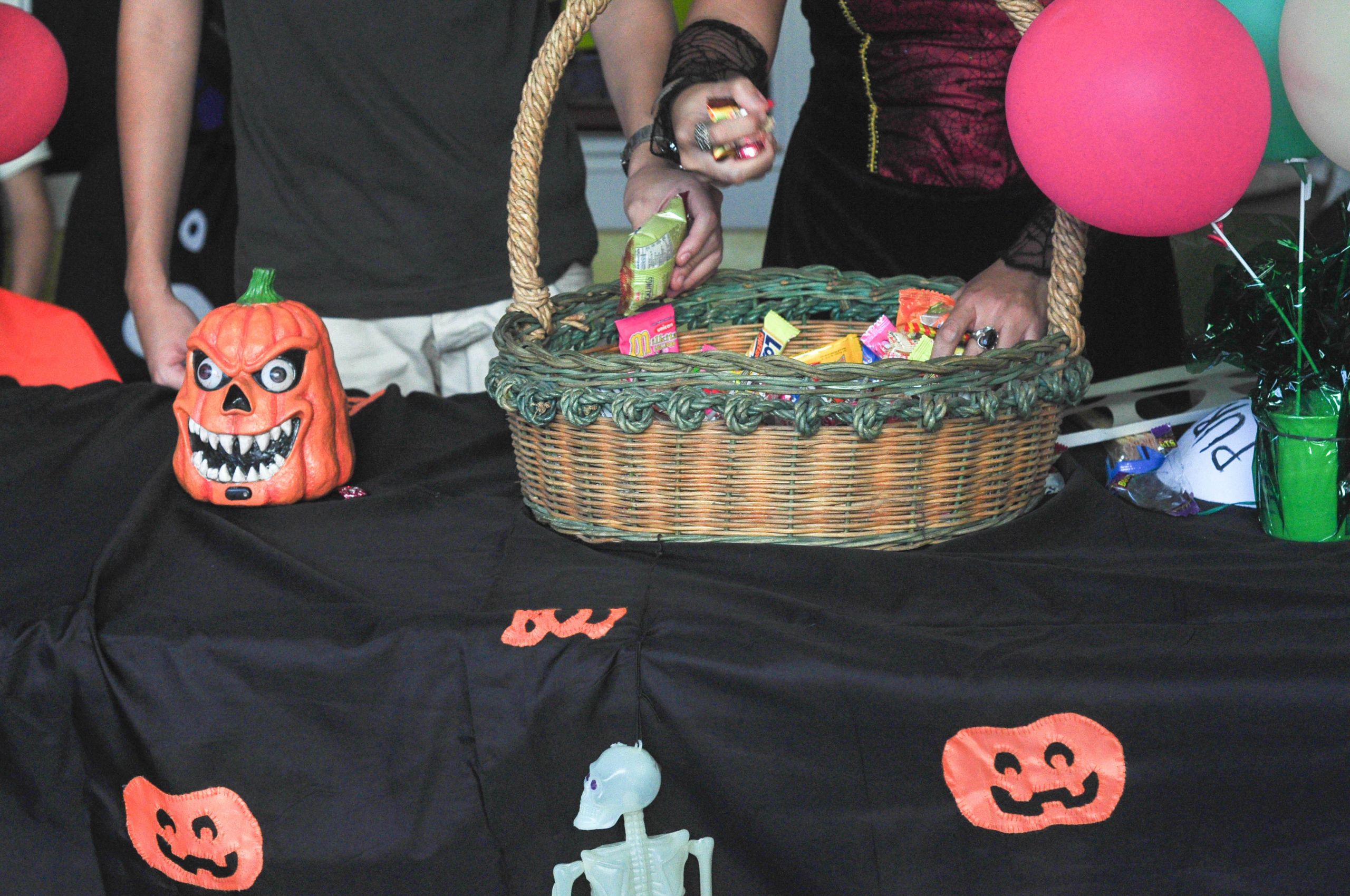 Hosting A Halloween Party Ideas
 3 Ways to Host a Halloween Party wikiHow