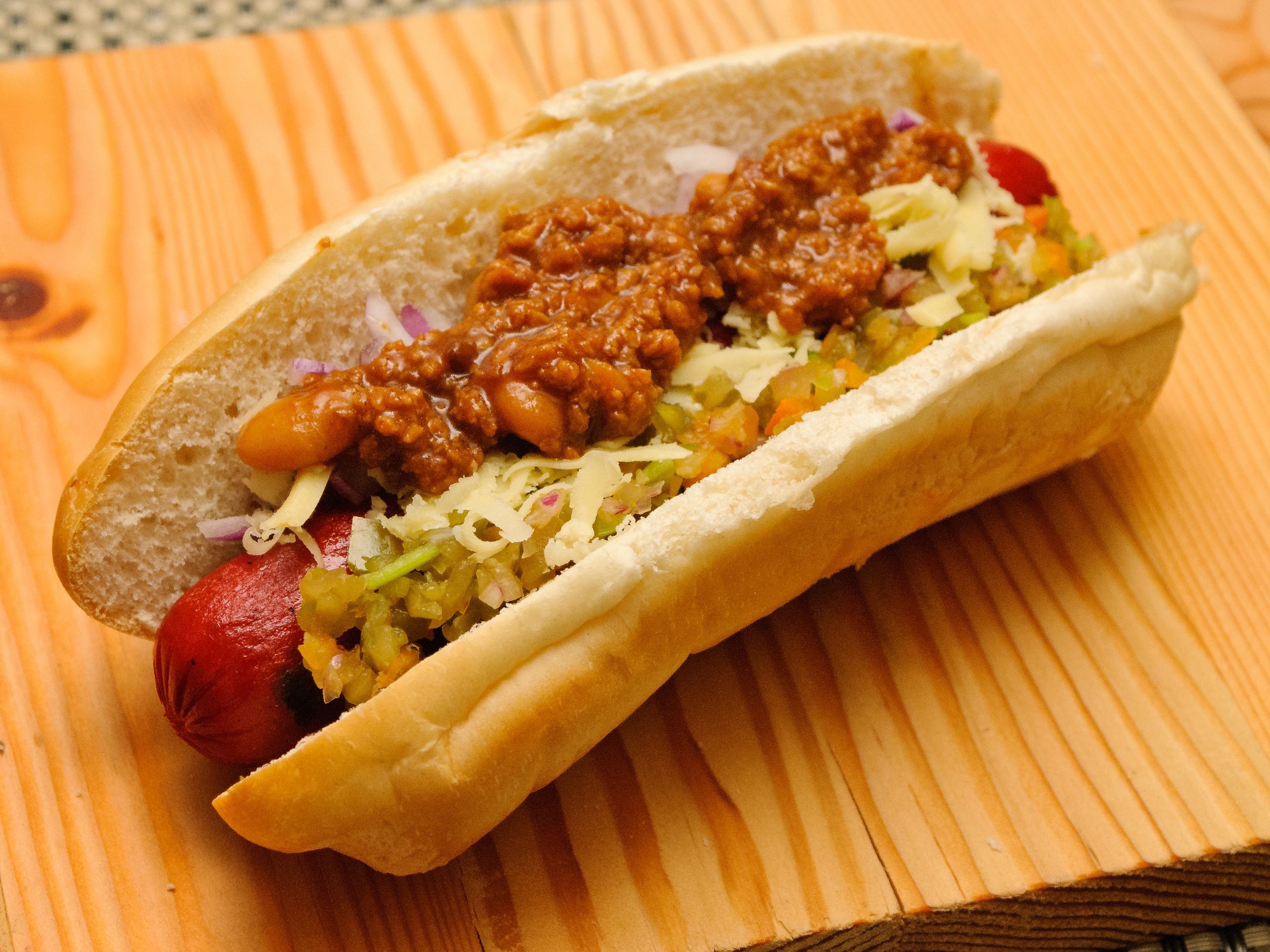 Hot Dogs With Chili
 How to Make a Spicy Hot Dog with Chili 11 Steps with