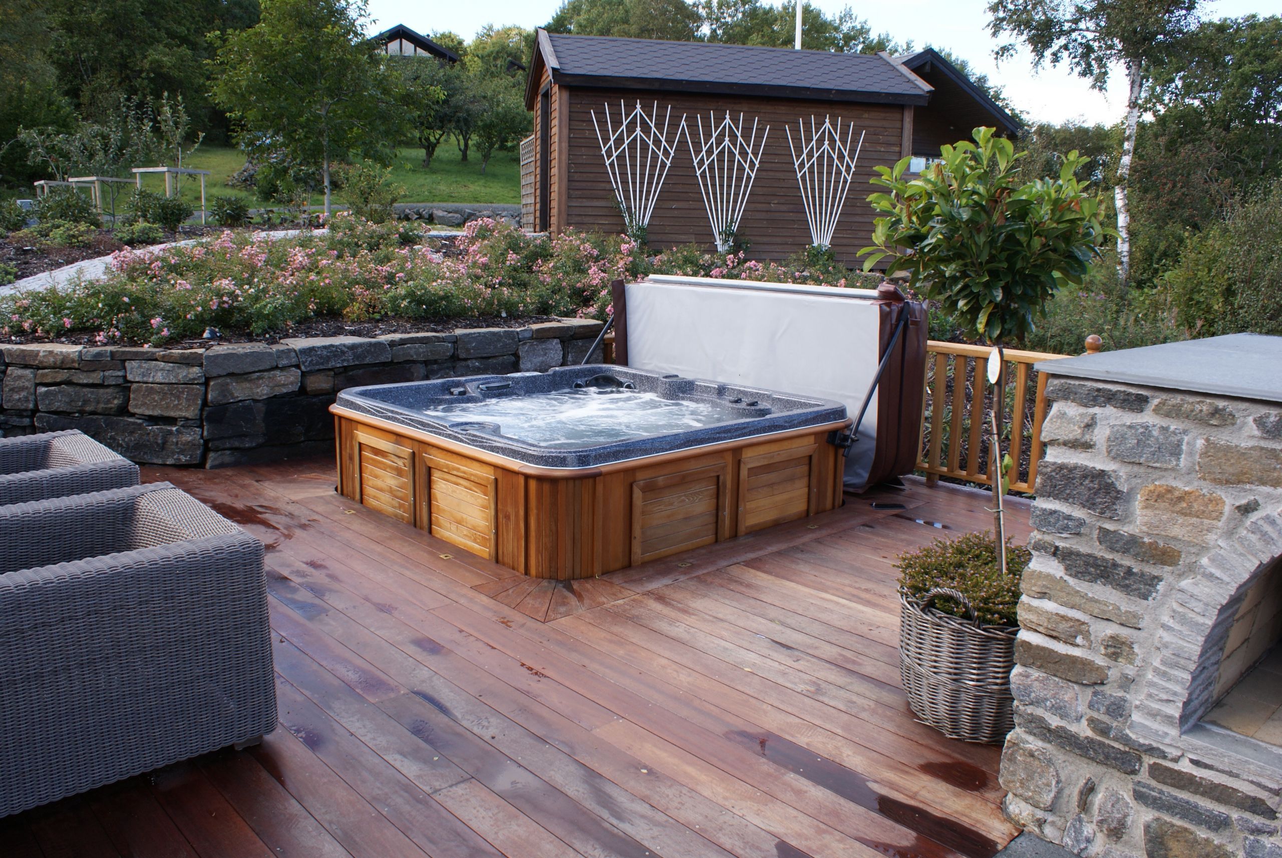 Hot Tub Backyard Ideas
 11 Awesome Outdoor Hot Tubs Ideas For Your Relaxation