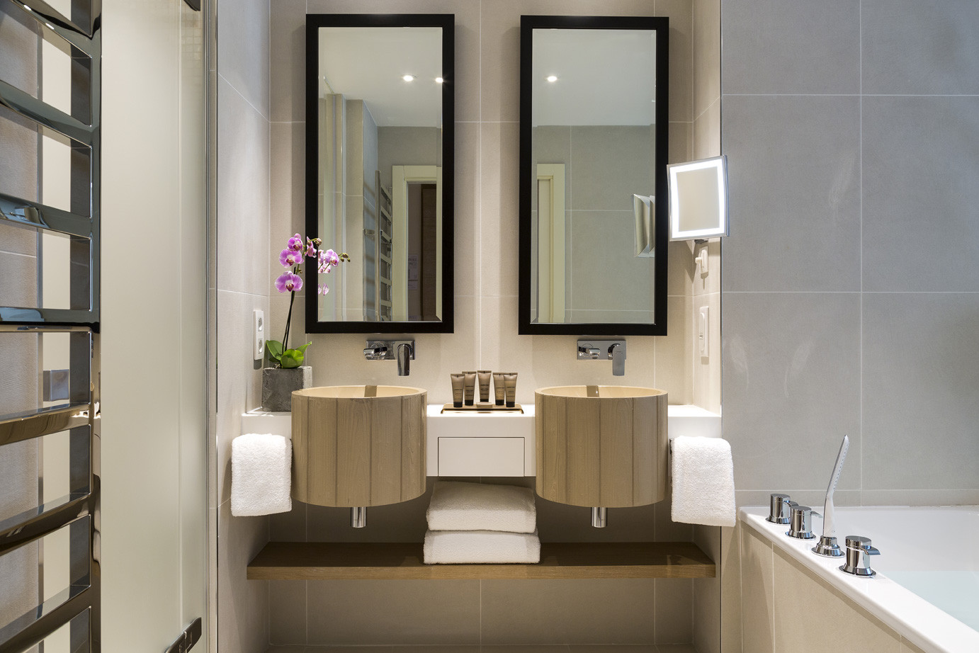 Hotel Bathroom Design
 Hotel Bathroom Look