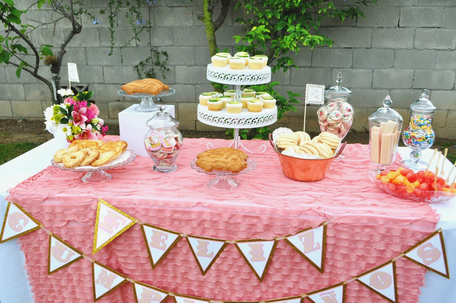 How To Decorate For A Birthday Party
 35 Memorable 80th Birthday Party Ideas