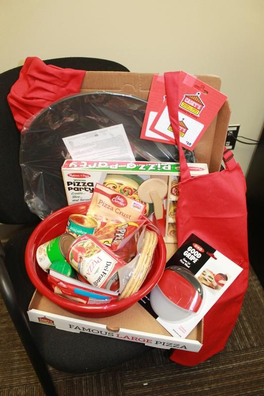 Ideas Gift Baskets Pizza Pans
 Family Pizza Night Silent Auction item includes t