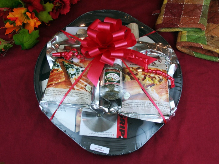 Ideas Gift Baskets Pizza Pans
 Pizza Gift Basket "Pizza on Earth Good will wheel to
