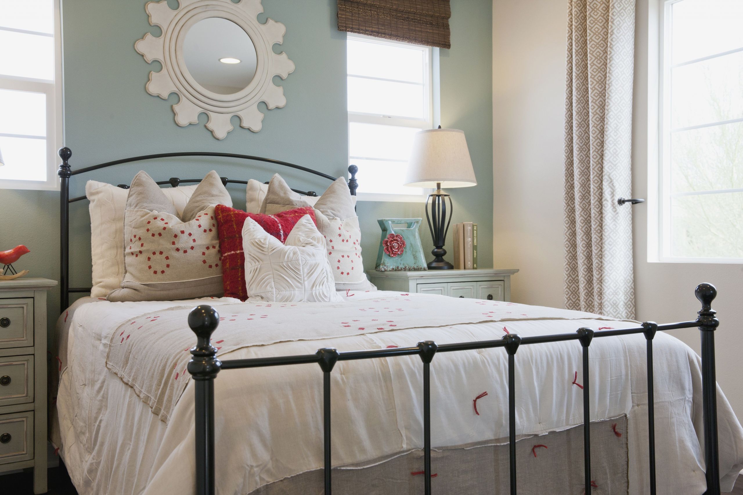 Images Of Shabby Chic Bedrooms
 s and Tips for Decorating a Shabby Chic Bedroom