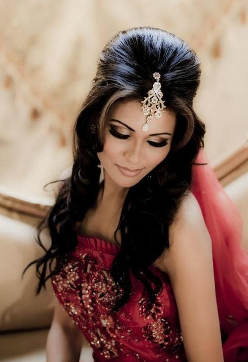 Indian Hairstyles For Long Hair For Wedding
 Hairstyles For Indian Wedding – 20 Showy Bridal Hairstyles