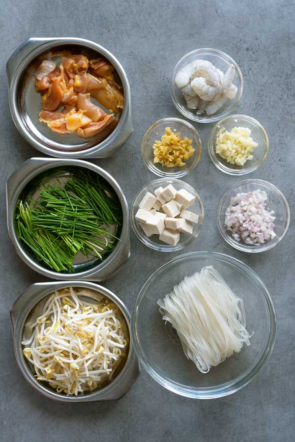 Ingredients In Pad Thai
 Easy Pad Thai Stir Fry Rice Noodles Recipe El Mundo Eats