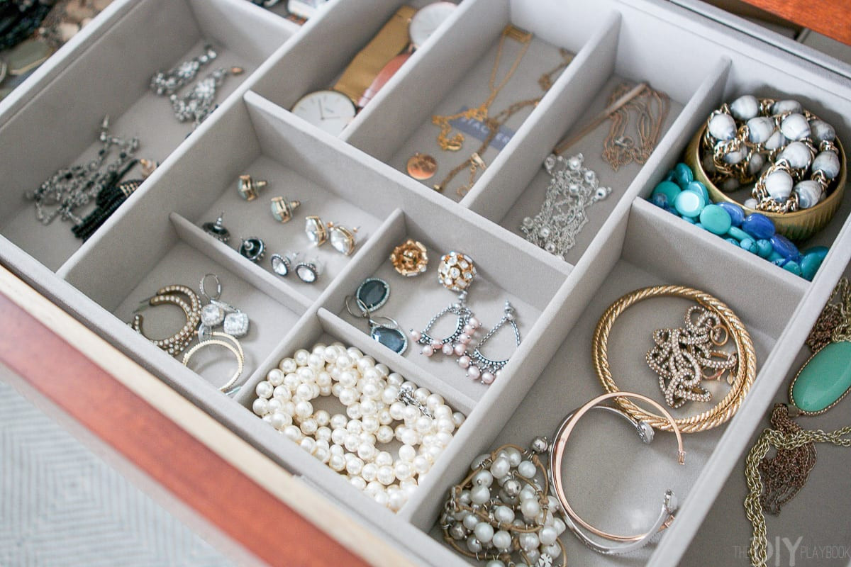 Jewelry Drawer Organizer DIY
 Using a Jewelry Drawer Organizer in a Dresser