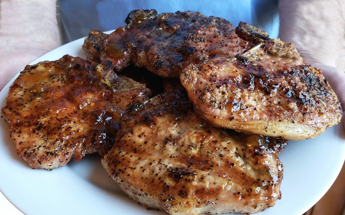 Juicy Grilled Pork Chops
 Juicy Grilled Pork Chops with Spicy Peach Glaze VIDEO