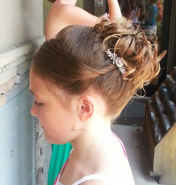 Junior Bridesmaid Hairstyle
 Junior bridesmaid flower girl hair