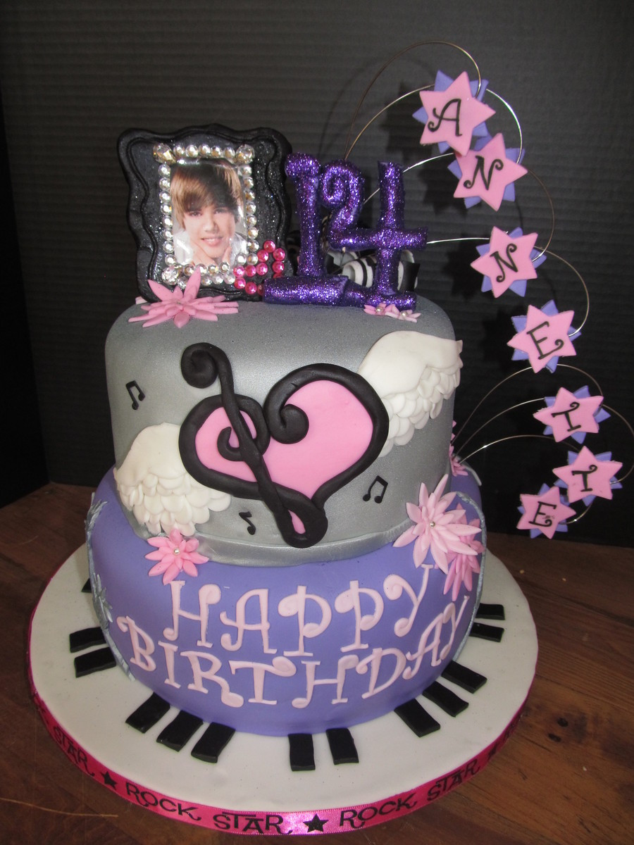 Justin Bieber Birthday Cake
 Justin Bieber Birthday CakeCentral