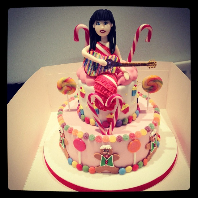 Katy Perry Birthday Cake
 My Katy Perry birthday cake Katy perry