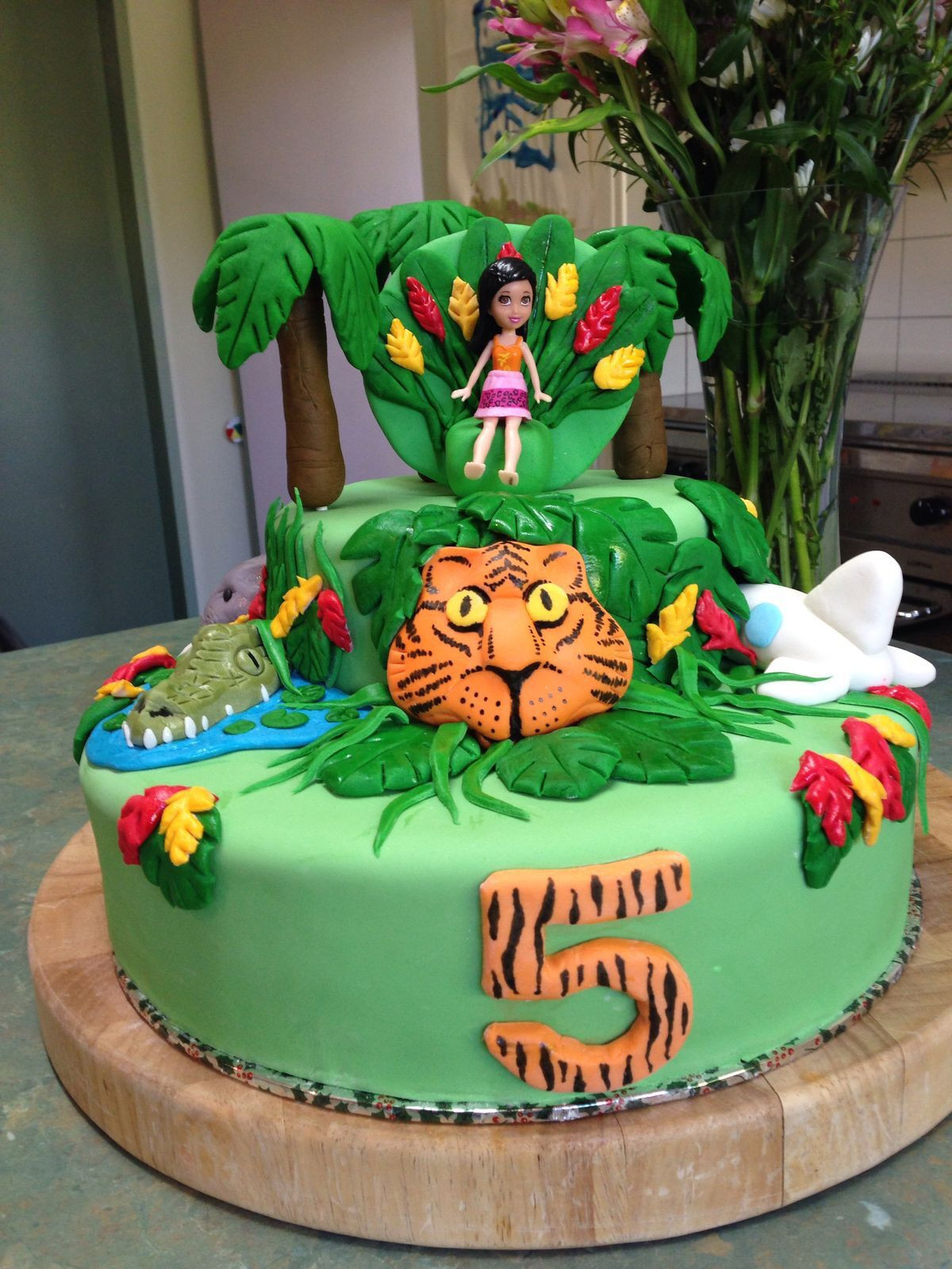 Katy Perry Birthday Cake
 Katy Perry roar cake to birthday