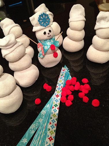 Kids Christmas Party Craft
 Preschool holiday party= snowman craft and cookies
