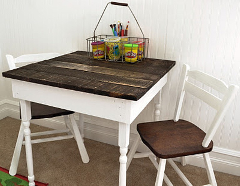 Kids Dining Table
 13 Easy And Cost Effective DIY Pallet Dining Tables