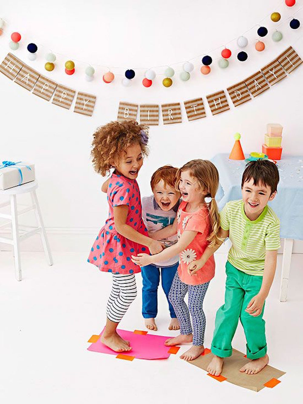 Kids Games Party
 9 WAYS TO SUCCESSFULLY THROW THE MOST COLORFUL KIDS PARTY
