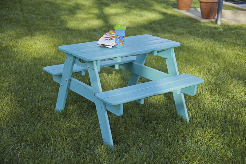 Kids Outside Table
 20 Picnic Table Set for Kids for Endless Outdoor Fun